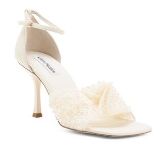 NWT - Steve Madden - Assume Heel in Pearl
Steve Madden